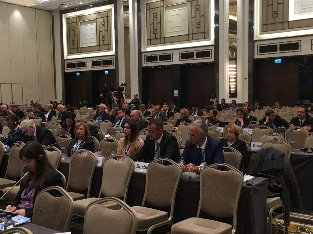 img-3f580e77f553787cdee9e67b747d5251-v